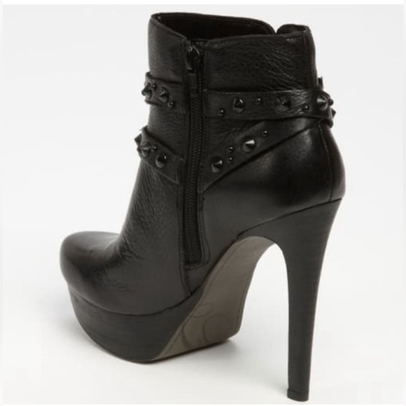 Fergie Latta Size 7.5 - Picture 5 of 5